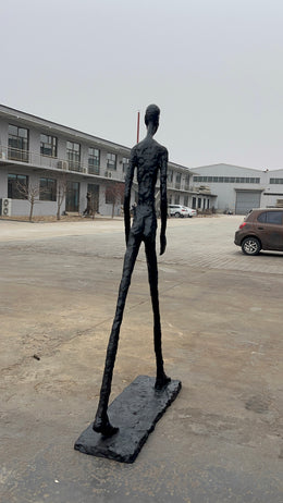 Bronzeskulptur Schreitender, abstrahiert, Höhe 165 cm, Ansicht 3
