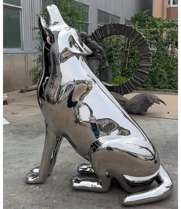Edelstahlskulptur heulender Wolf, Höhe 180 cm