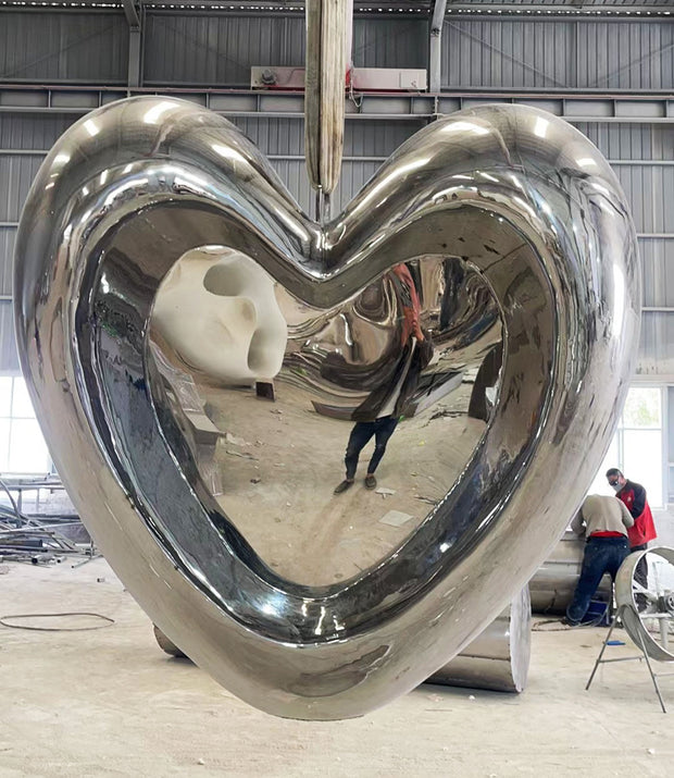 Edelstahlskulptur Herz, spiegelpoliert, Höhe 200 cm