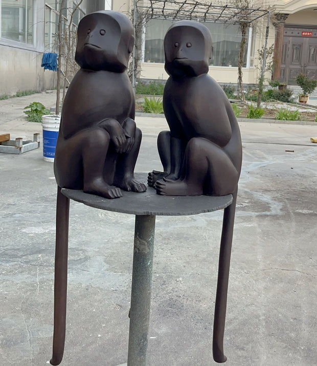 Bronzeskulptur Affenpaar, abstrahiert, Höhe 72 cm