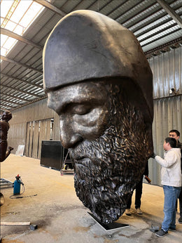 Bronzeskulptur Mönchsfigur mit Stab, Höhe 500 cm, Ansicht 3