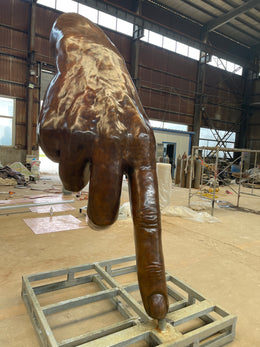 Bronzeskulptur Hand, auf einem Finger balancierend, Höhe 300 cm, Ansicht 5