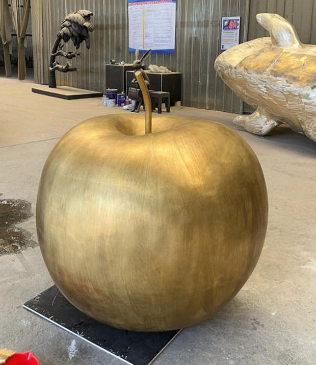 Bronzeskulptur goldener Apfel, Höhe 105 cm