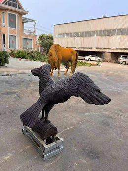 Bronzeskulptur Adler im Anflug, Höhe 150 cm, Ansicht 4