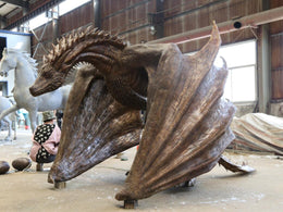 Bronzeskulptur Drache mit ausgebreiteten Schwingen, Höhe 230 cm, Ansicht 4