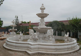 Marmorbrunnen dreistufig mit Löwen und Figurenkranz, Ansicht 4