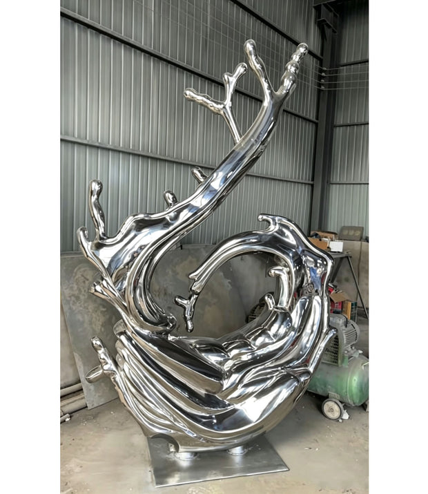 Edelstahlskulptur Welle, Höhe 210 cm