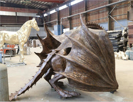 Bronzeskulptur Drache mit ausgebreiteten Schwingen, Höhe 230 cm, Ansicht 3