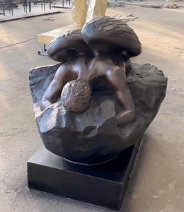 Bronzeskulptur gefallener Engel auf Fels, Höhe 150 cm, Ansicht 1