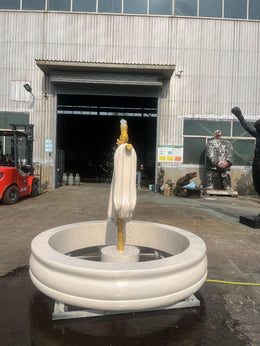Bronzebrunnen Kreuzform mit Becken, Höhe 180 cm, Ansicht 2