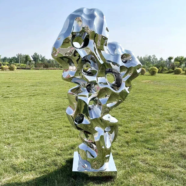 Edelstahlskulptur Felsform, durchbrochen