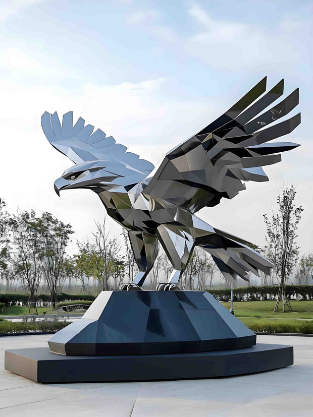 Edelstahlskulptur Adler, geometrisch