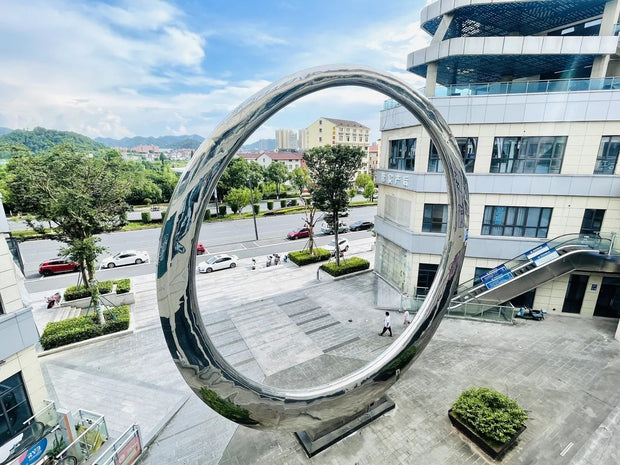 Edelstahlskulptur Ring, spiegelpoliert