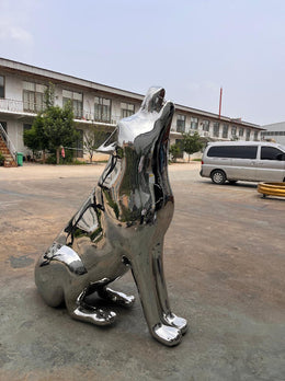 Edelstahlskulptur heulender Wolf, Höhe 180 cm, Ansicht 2