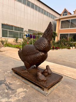 Bronzeskulptur Henne mit Küken, Höhe 130 cm, Ansicht 3