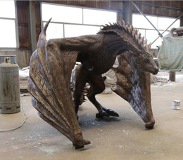 Bronzeskulptur Drache mit ausgebreiteten Schwingen, Höhe 230 cm, Ansicht 2