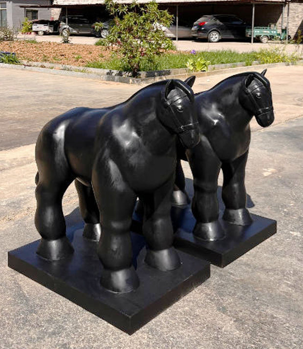 Bronzeskulptur Pferd, mattschwarz, abstrahiert