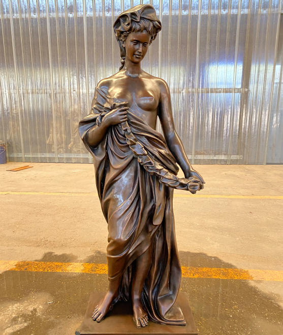 Bronzeskulptur klassische Göttin, Höhe 165 cm
