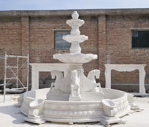 Marmorbrunnen mit Figurensockel, Ø 380 x H 305 cm