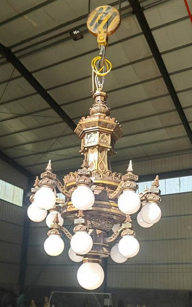 Bronzeskulptur auf Sockel, H 175 cm