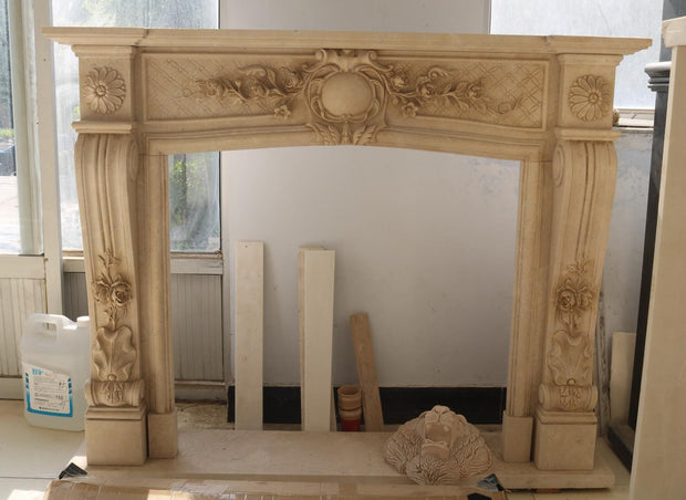 Kaminumrandung Spanish Beige, Barock, 150 x 120 cm